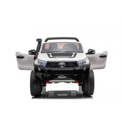 Dvivietis elektromobilis "TOYOTA  4WD PLUS"  White