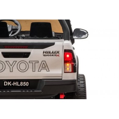 Dvivietis elektromobilis "TOYOTA  4WD PLUS"  White